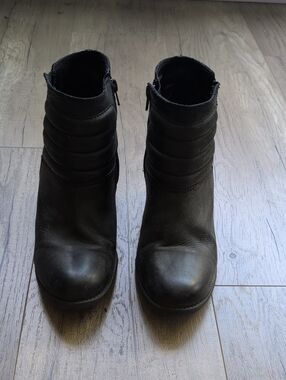 Women's Black Quilted Shaft Ankle Boots